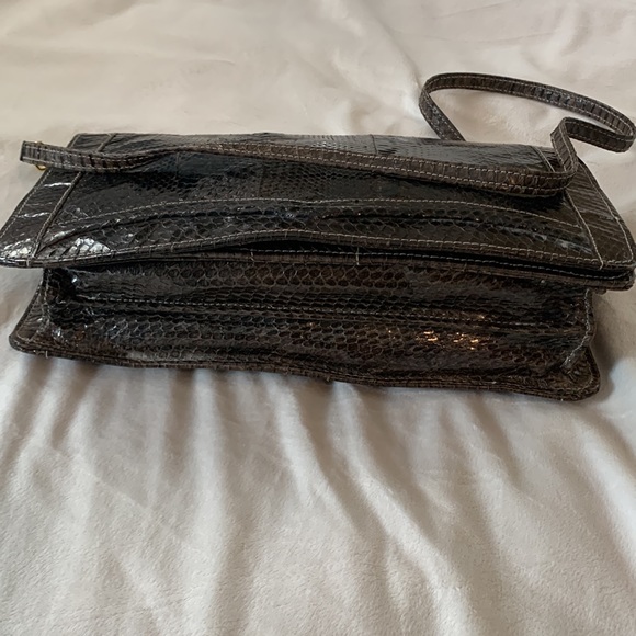 Gorgeous vintage chocolate brown snakeskin bag in amazing condition! Unique! - Picture 9 of 16